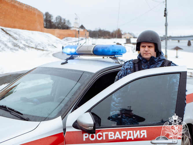 Новгородские росгвардейцы в Чудово пресекли  кражу в магазине