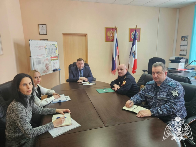 В Новгородской области прошла рабочая встреча начальника регионального управления Росгвардии с председателем областного комитета ЗАГС и ООДМС 