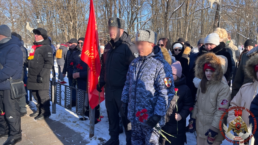 Новгородские росгвардейцы возложили цветы к памятнику воинам-интернационалистам