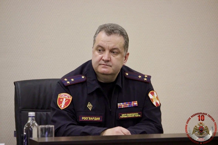 Начальник регионального управления Росгвардии поздравил сотрудников лицензионно-разрешительной работы с 57 годовщиной ведомства