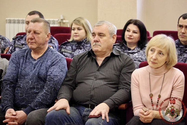 Начальник регионального управления Росгвардии поздравил сотрудников лицензионно-разрешительной работы с 57 годовщиной ведомства