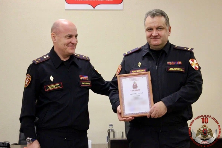Начальник регионального управления Росгвардии поздравил сотрудников лицензионно-разрешительной работы с 57 годовщиной ведомства