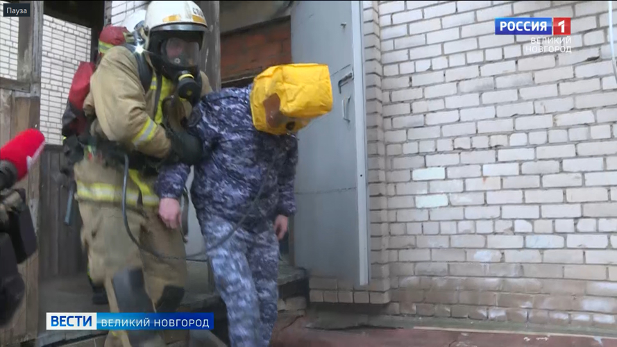Телесюжет в программе "Вести. Великий Новгород" (ГТРК "Славия") от 21 марта 2026 года о проведении совместных пожарно-тактических учениях Росгвардии и МЧС