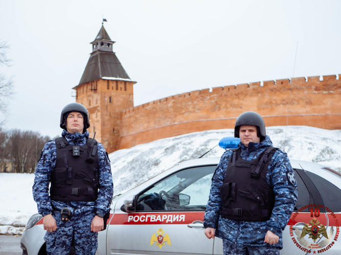 Ежесуточно безопасность в Новгородской области обеспечивают более 30 экипажей вневедомственной охраны Росгвардии