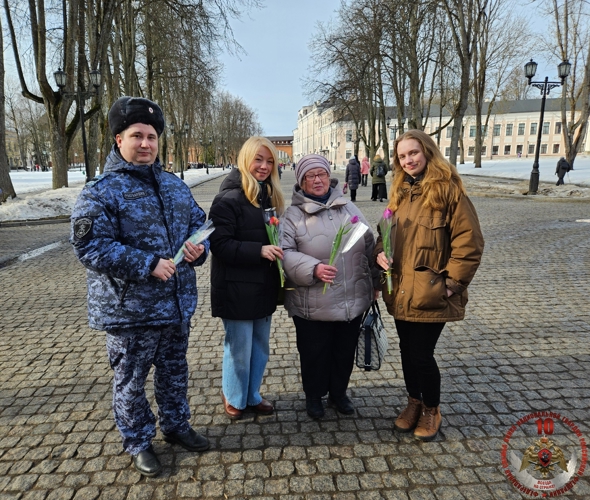 В Новгородской области росгвардейцы провели акцию «8 Марта – день красоты и радости!»