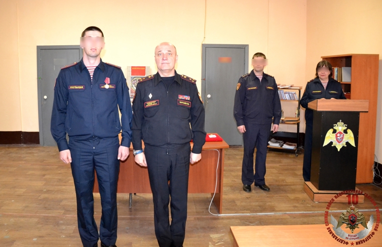 В Великом Новгороде росгвардейцам  вручили награды