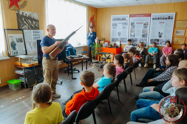 В новгородском ОМОНе Росгвардии состоялся «День открытых дверей»