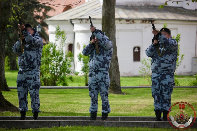 В Великом Новгороде сотрудники и военнослужащие Росгвардии  приняли участие  в мероприятиях, посвященных 81-й годовщине Победы в Великой Отечественной войне