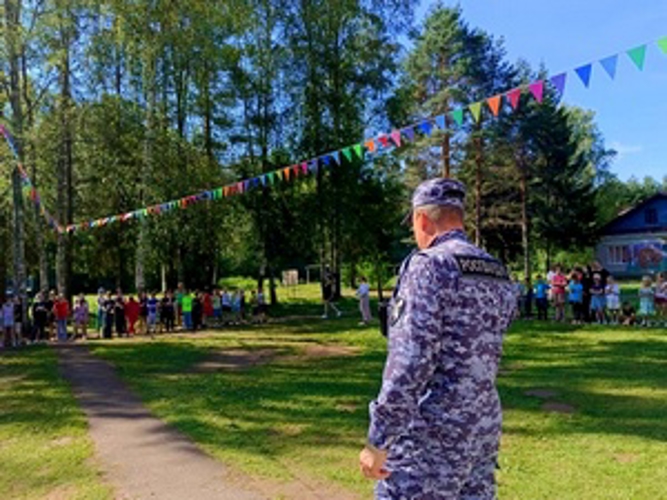 Новгородские росгвардейцы проверяют безопасность детских оздоровительных лагерей в регионе  