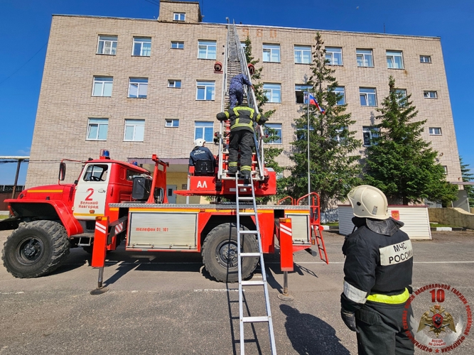 В новгородской Росгвардии прошло пожарно-тактическое учение