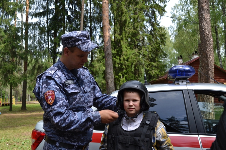 Новгородские росгвардейцы проверяют безопасность детских оздоровительных лагерей в регионе  