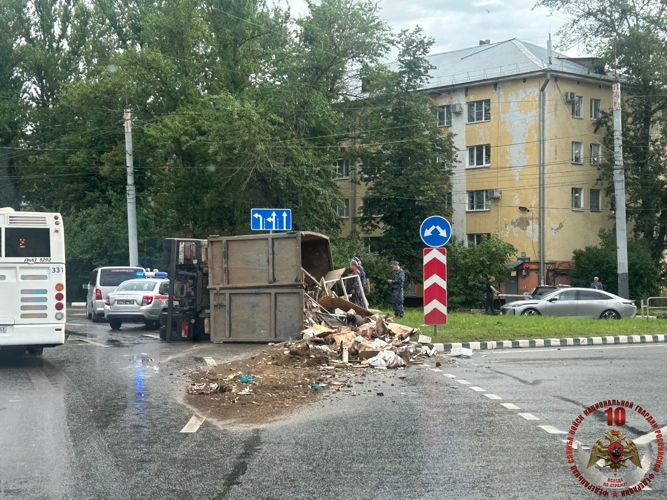 Новгородские росгвардейцы оказали помощь  при   дорожно-транспортном происшествии  
