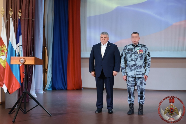 Губернатор Новгородской области Александр Дронов поздравил сотрудников ОМОНа с 33-ней годовщиной образования отряда