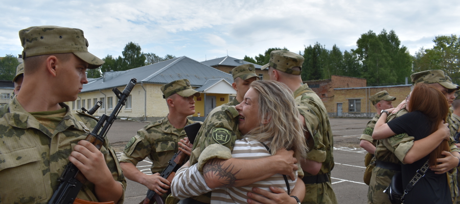 Новгородские  призывники приняли присягу в Центре подготовки личного состава Росгвардии