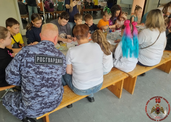 Новгородские росгвардейцы приняли участие  в мастер-классе ко Дню семьи, любви и верности