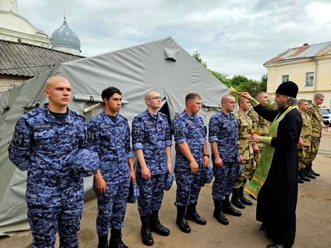 В Новгородской области 39 юношей отправились служить  в воинские части Северо-Западного округа Росгвардии