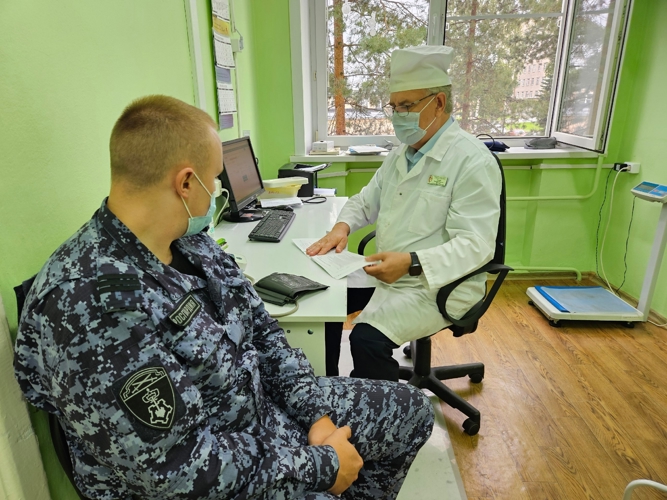 Новгородские росгвардейцы пополнили банк донорской крови в регионе    на 7 литров