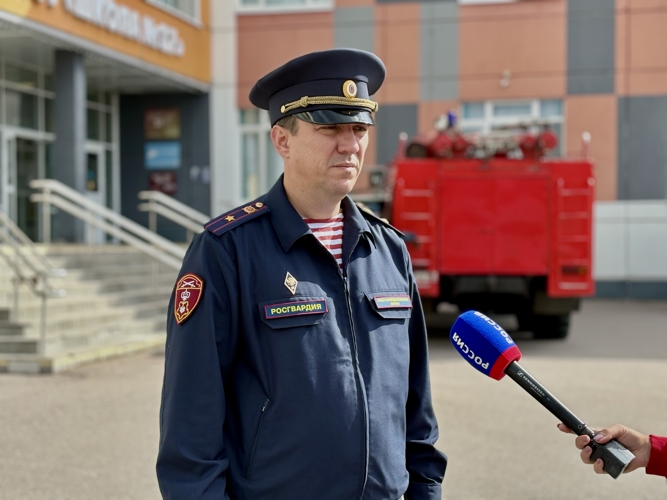 Новгородские росгвардейцы приняли участие во всероссийских учениях на объектах образования 