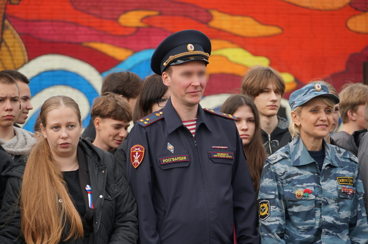 Новгородские росгвардейцы приняли участие в торжественном мероприятии, посвященном 15-летию   Дома молодежи Новгородского округа