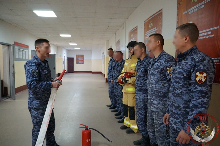 Новгородские росгвардейцы  напоминают жителям  о соблюдении правил пожарной безопасности в осенне-зимний пожароопасный период  