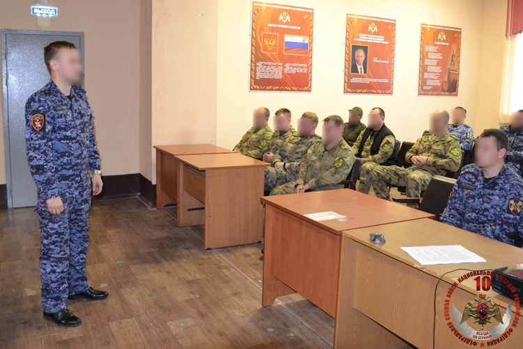 Новгородские росгвардейцы провели встречу с представителями ГИБДД и обсудили вопросы безопасности дорожного движения