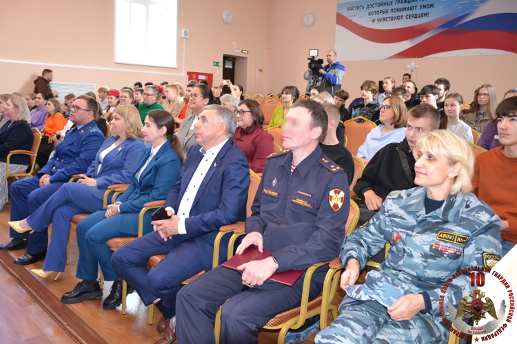 Новгородские росгвардейцы приняли участие в торжественном мероприятии, посвященном 15-летию   Дома молодежи Новгородского округа