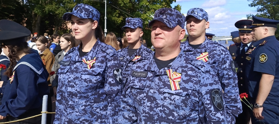 Новгородские росгвардейцы приняли участие в митинге, посвященном Дню солидарности в борьбе с терроризмом