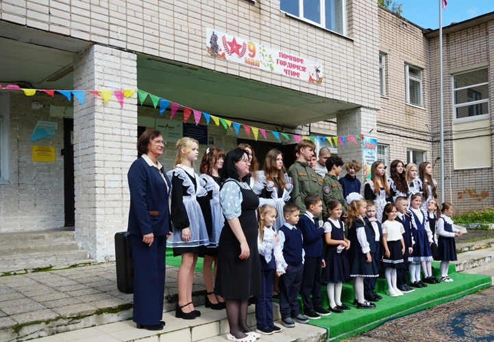 Новгородские росгвардейцы обеспечили безопасность в школах региона 1 сентября
