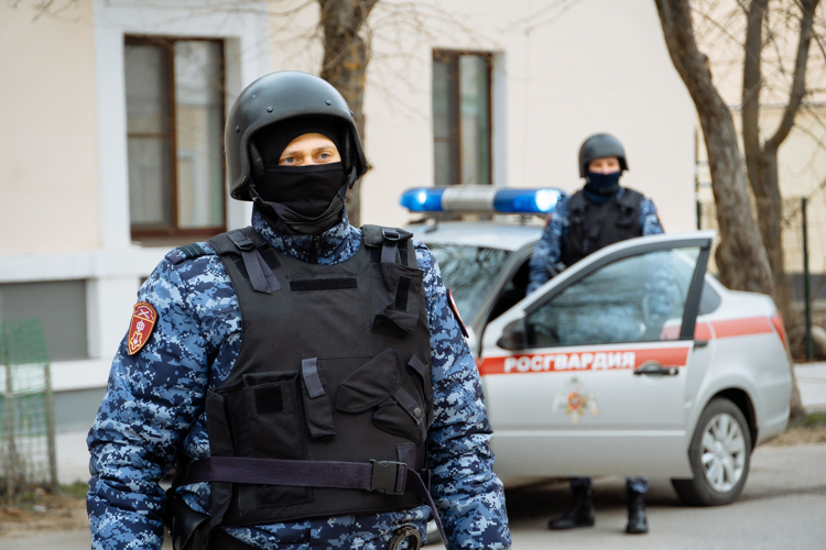 Сотрудники вневедомственной охраны новгородской Росгвардии подвели итоги работы за 10 лет