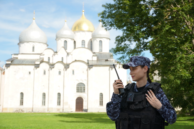 Сотрудники вневедомственной охраны новгородской Росгвардии подвели итоги работы за 10 лет