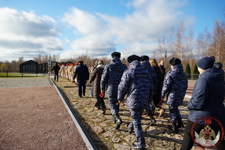В Великом Новгороде росгвардейцы приняли участие в открытии мемориала «Сожженные деревни Новгородской земли»