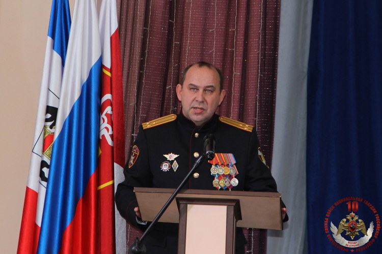 Врио начальника Управления Росгвардии по Новгородской области полковник полиции Алексей Агуреев поздравил сотрудников вневедомственной охраны с 74-ой годовщиной образования