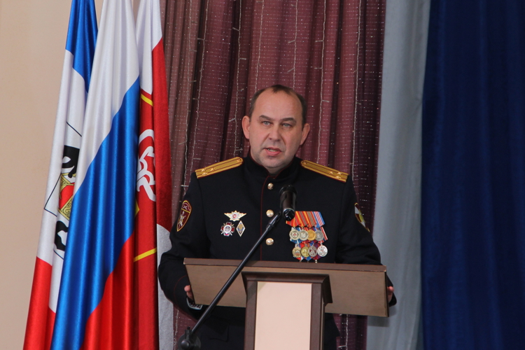 Врио начальника Управления Росгвардии по Новгородской области полковник полиции Алексей Агуреев поздравил сотрудников вневедомственной охраны с 74-ой годовщиной образования