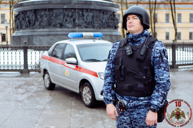 Сотрудники вневедомственной охраны новгородской Росгвардии отреагировали на случаи хищения топлива на АЗС