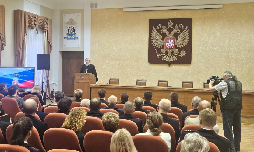  Врио начальника Управления Росгвардии по Новгородской области  принял участие в торжественном мероприятии, посвященном 105-тию образования Медицинской службы МВД