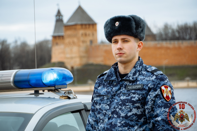 Новгородские росгвардейцы пресекли кражу в одном из гипермаркетов города