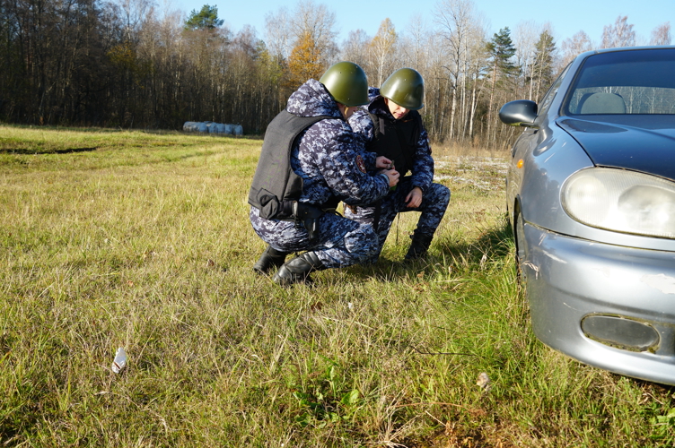 Новгородские росгвардейцы провели занятия по учебному и боевому гранатометанию